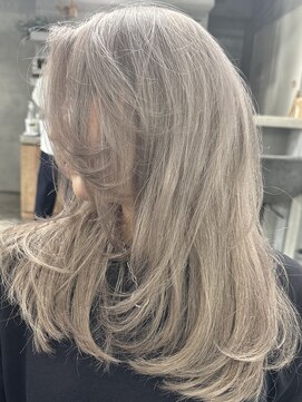 アポロ 横浜駅店(apollo) レイヤーボブハイライトブリーチレイヤーハイトーングレージュ