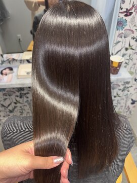 エミリー(Emily) 艶髪