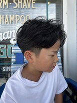 サンディーズ(Sandees)&nbsp;キッズカットツーブロックセンターパートニュアンスパーマ