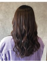 マカ(MAKA)&nbsp;モノトーンブラウン、カールスタイル