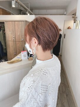 アトリエ シュシュ(atelier chou chou) 耳掛けショート　× オレンジベージュ