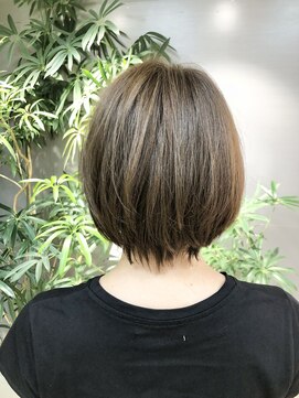 アパルトメント ジェシカ(l'appartement de Jessica) 大人上品なボブスタイル