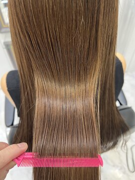 エスカーラ 表参道(THE ESCALA) @m_ayu/ペールベージュ/ストレートヘアー/タビラマユミ