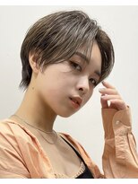 イヴォークトーキョーオーサカ(EVOKE TOKYO osaka)&nbsp;センターパート×抜け感ショート
