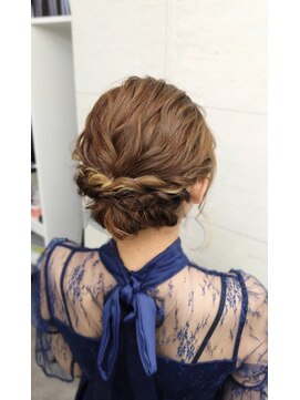 ノミネーション(Nomination) シニオンアップスタイル