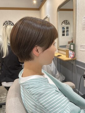 サンクチュアリー ウィズ コネクト(Sanctuary with connect) みみかけショートカット×イルミナカラー