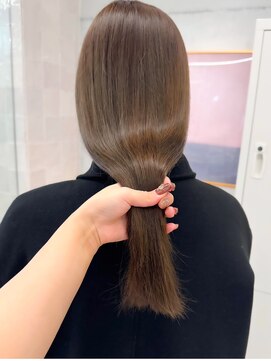 ローウェ 渋谷(Louwe) 透明感たっぷりオリーブベージュ♪《louwe渋谷misaki》