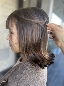 メゾン アヴァロ(Maison Avallo) 大人女子シルキーベージュくびれロブ