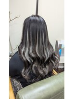 レアナ バイ ニーナ(Leana by NINA)&nbsp;プルエクステでロングヘア