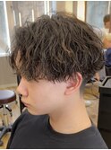 センターパート縦落ちパーマ