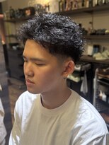 エクファフォーメン(EX-FA FOR MEN)&nbsp;MEN’S HAIR/波巻きツイストスパイラル/リバースセンターパート
