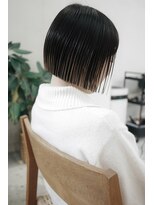 フェイヴィーズ(FavyS) ルーツ毛先アンブレラカラーミニボブ