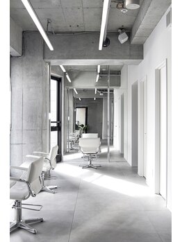 セラン 表参道(Celan)の写真/少人数サロンだからこそ叶うムラのない高技術と丁寧なおもてなし[表参道/縮毛矯正/髪質改善/前髪縮毛矯正]
