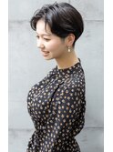 大人可愛い20代30代40代黒髪前下がりひし形小顔ボブ丸みショート