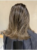 【Nikiita女子】アッシュベージュのバレイヤージュ  B67777