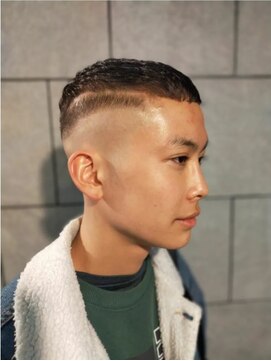 ソラーナ(SOLANA) スキンフェード ライン ハイフェード 10代 20代 30代