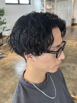 ザ オーダー(THE ORDER) ツイストスパイラルパーマ波巻きスパイラルパーマセンターパート