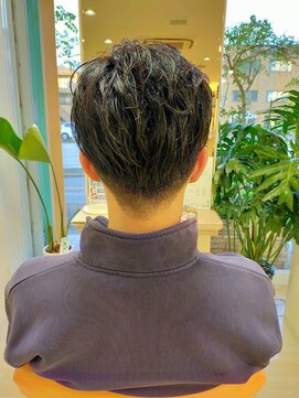 美容室 ジョイフル&well1. メンズカット