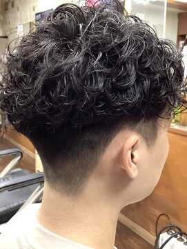 コダマ 新大塚店(KODAMA) ツーブロックマッシュパーマスタイル（ウルフ）新大塚/床屋