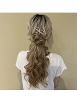 ヘアメイク ギャリス 北新地店(HAIR MAKE SALON Gallis) ルーズポニー