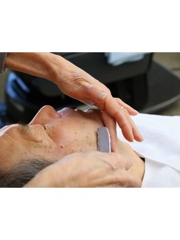 理容室だからこそできるシェービングで、清潔感のある好印象に！お顔のうぶ毛ケアにもオススメ！