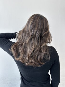 アライブ キチジョウジ(ALIVE Kichijoji) 地毛からつくるハイライトカラー