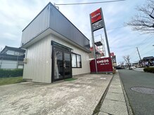 リュクス(Luxe)の雰囲気（ENEOS酒田亀ヶ崎SSの隣の建物がLuxeです。）