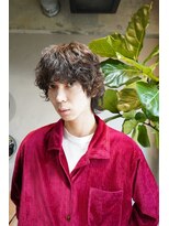 キュー(Cue_)&nbsp;外国人寝癖風無造作スパイラルパーマのウルフパーマ(影山)