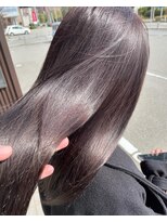 アン 武蔵小杉(un)&nbsp;紫みのあるシルバーカラー