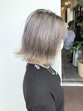 salon de MiLK 札幌大通店【サロン ド ミルク】 劇的BeforeAFTERのハイトーンシルバー