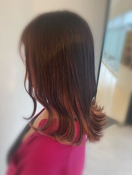 ヘアデザイナーズサロン 三嶋 【~インナーブリーチでさりげなくチラ見えカラー~】