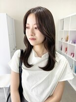 キートス 高知店(kiitos)&nbsp;柔らかオリーブグレージュ/レイヤースタイル/センター分け