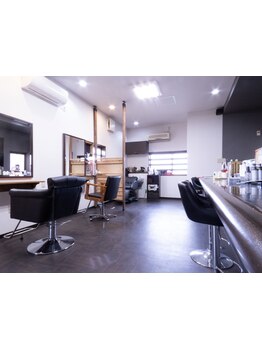 経験豊富なStylist×丁寧なカウンセリングであなたの"想い"をカタチに。毎月通える価格で理想を叶えます＊