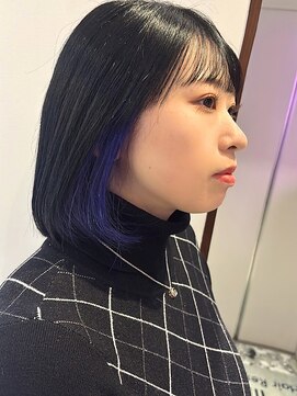 ヘアリゾート粋 新宿三丁目本店 イヤリングカラーブルー×ショート