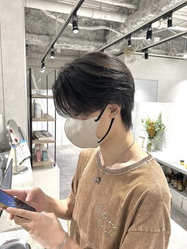 キートス(Kiitos) 黒髪センターパート　ニュアンスパーマ