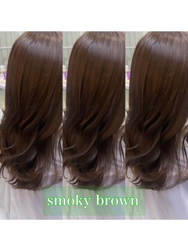 ミラリー トウキョウ(Mirareee Tokyo) くすみ感×ツヤ感の大人ブラウン/パーソナルカラー