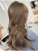ヘーゼルベージュ　ブリーチなし　レイヤーカット　海外風