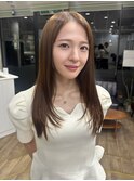 センターパートナチュラルベージュストレートロングレイヤー