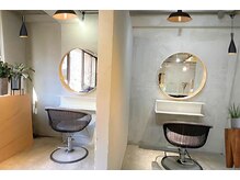 【半個室】周りを気にせず髪の悩みを相談。あなただけのケア空間