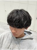 シャドウパーマショートマッシュツーブロック韓国スパイラル黒髪