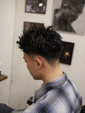 ザチョップショップ キチジョウジ(THE CHOP SHOP KICHIJOJI) ツイストパーマ　テーパーフェード