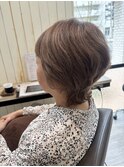 白髪も柔らかくぼかせるベージュカラー
