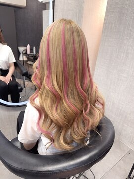 ブランシスヘアー(Bulansis Hair) ピンクハイライトスタイル