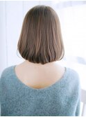ロングバングのナチュラルボブスタイル