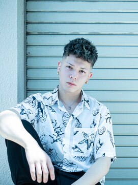 バーバーショップ ダリー(BARBERSHOP DALIE) スペインカール×スキンフェード