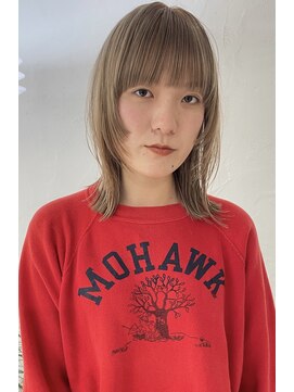 ヘン(hen) 【心斎橋hen】ウルフボブ ハイトーン ベージュ