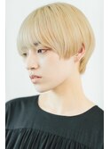ペールベージュ×小顔ショート