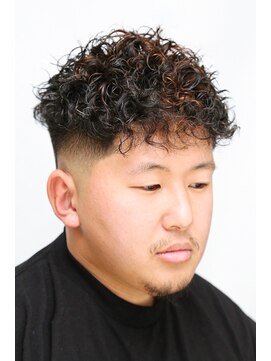 カーウォッシュバーバー(CARWASH BARBER) メンズマッシュパーマウルフアッシュブラックカルマパーマ