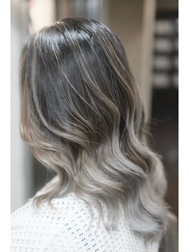 ジニアル(XeniaL) グレージュxバレイヤージュ