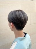 センターパート×シルバーアッシュ